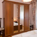 Sunny 2-bedroom Flat Near Sea Garden I Chayka, By Flat Mаnаger דירה וארנה