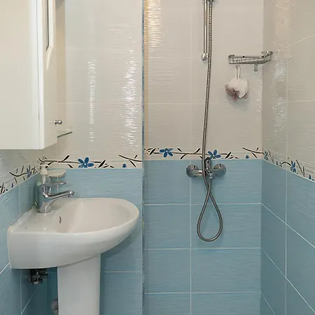 Апартаменти Sunny 2-bedroom Flat Near Sea Garden I Chayka, By Flat Mаnаger Варна