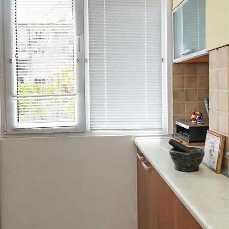 Апартаменти Sunny 2-bedroom Flat Near Sea Garden I Chayka, By Flat Mаnаger *