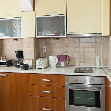 Sunny 2-bedroom Flat Near Sea Garden I Chayka, By Flat Mаnаger Апартаменти Варна